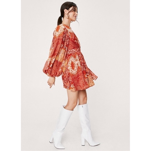 NastyGal Paisley Balloon Sleeve Mini Wrap Dress - Picture 4 of 10